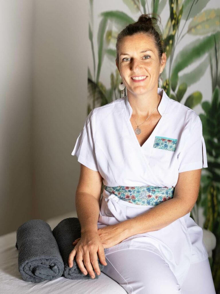 Portrait de Adèle Meunier, praticienne en soins énergétiques